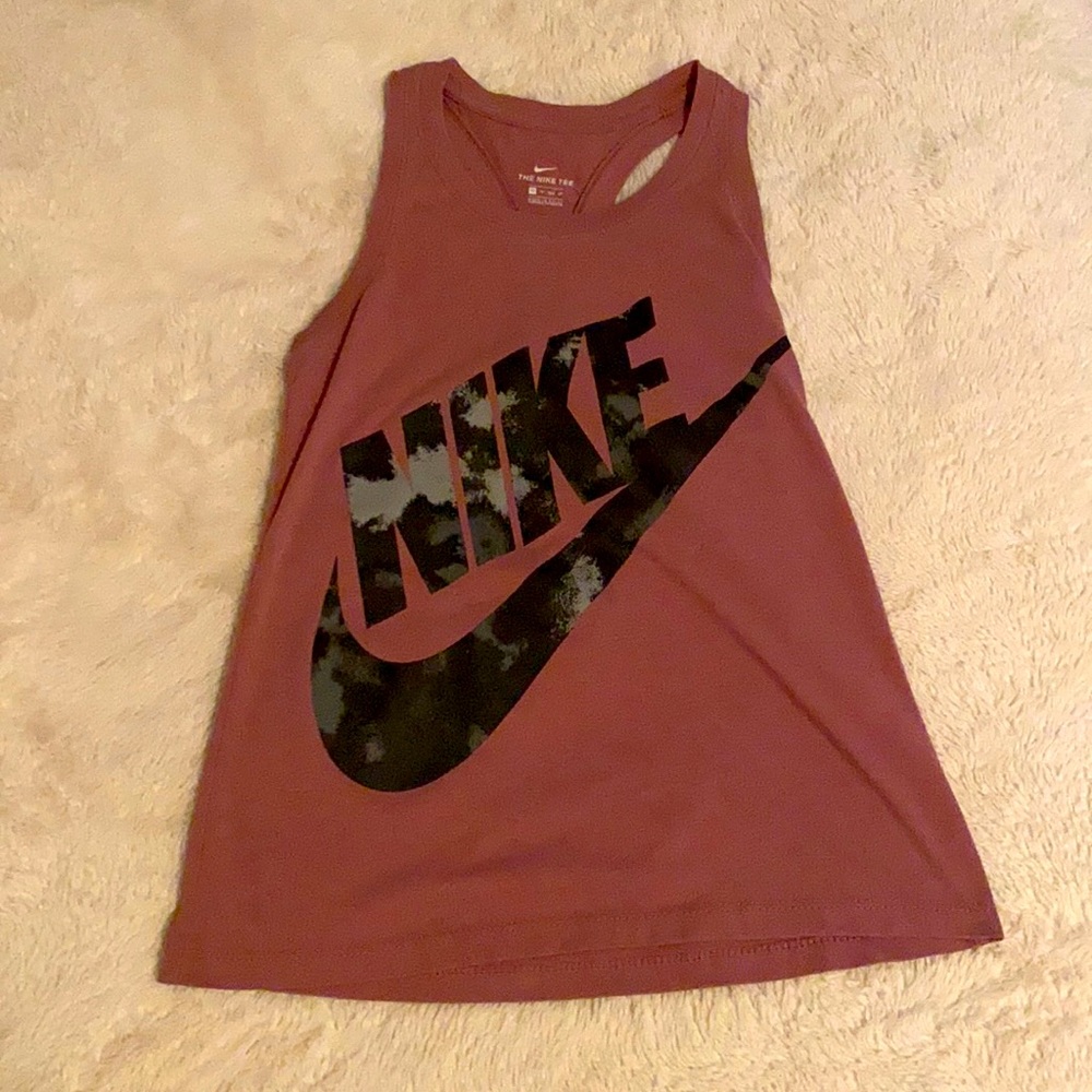 Light pink Nike sports tank